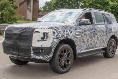 Ford Everest 2022 có thêm tùy chọn động cơ V6 mạnh mẽ