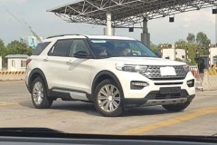 Ford Explorer 2022 chính hãng âm thầm về Việt Nam, giá hơn 2,2 tỷ đồng, ngập tràn "option"