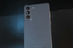Galaxy S21 FE bất ngờ lộ thiết kế qua video trên tay, màu sắc bắt mắt