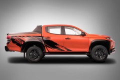 Giá khởi điểm từ 760 triệu đồng, Mitsubishi Triton Athlete có giá trị gì để "so găng" Ford Ranger Wildtrak tại Việt Nam?