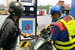 Không đi xe trong một thời gian dài, có nên đổ xăng đầy?