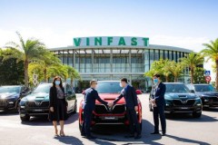 Lô xe VinFast đầu tiên đã chính thức được xuất khẩu sang thị trường Lào