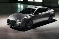 Nissan Altima 2022 bổ sung phiên bản Midnight Edition với ngoại hình đen huyền bí