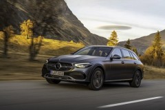 Phiên bản off-road Mercedes-Benz C-Class All-Terrain 2022 ra mắt, giá khởi điểm từ 1,35 tỷ VNĐ