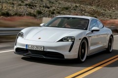 Porsche Taycan sắp có hệ thống sạc không dây, có thể sạc từ 0 - 80% trong 10 phút