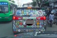 Tài xế sẽ bị xử phạt nếu dán kín logo hội nhóm lên ô tô