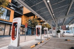 Tesla “phủ sóng” 30.000 trụ sạc nhanh trên khắp thế giới