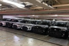 "Đội quân" Toyota Raize hàng trăm chiếc đủ màu đổ bộ Việt Nam trước ngày ra mắt, vẫn có khả năng "bia kèm lạc"