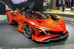 Những tưởng Bugatti Bolide đã có kiểu dáng “điên rồ”, nhưng hypercar gốc Đức này còn giống phi thuyền viễn tưởng hơn!