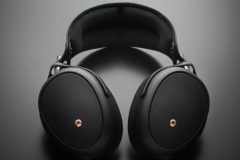 Meze Audio hé lộ tai nghe từ phẳng closed-back đầu tay Liric