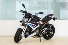 BMW S 1000 R 2021 chính thức ra mắt tại Việt Nam với giá từ 669 triệu đồng