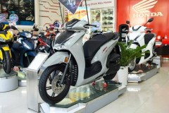 Honda SH350i cháy hàng tại đại lý, giá bán chênh lệch hơn 20 triệu đồng