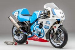 Team Classic Suzuki hồi sinh mẫu xe đua huyền thoại GSX-R750 SRAD của những năm 90