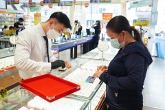 Trải nghiệm không khí mua sắm ngày đầu tiên mở bán tại cửa hàng BlueJi