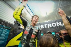 Valentino Rossi lọt vào top 10 tay đua hàng đầu thế giới