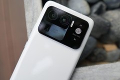 Xiaomi 12 Ultra sẽ có camera zoom quang học lớn hơn và vân tay siêu âm
