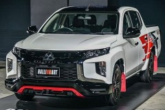 Chiêm ngưỡng Mitsubishi Triton phiên bản gầm thấp độc đáo