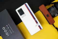 Dòng iQOO 9 rò rỉ thông số màn hình: Dùng tấm nền Samsung E5 xịn sò