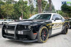 Dodge Challenger SRT Hellcat độc đáo với bộ tem như bước ra từ thế giới đua xe Need For Speed