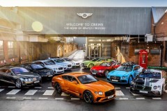 Lần đầu tiên hành khách Việt Nam có thể tham quan trực tuyến nhà máy sản xuất siêu xe Bentley