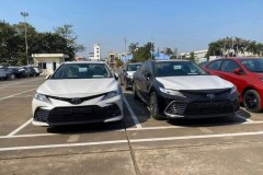 Lô Toyota Camry 2022 đầu tiên cập cảng Việt Nam: 4 phiên bản, số lượng lớn để bán dịp Tết