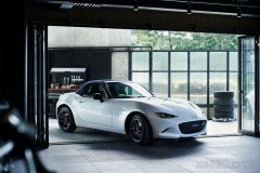 Mazda MX-5 Miata 2022 ra mắt, bổ sung công nghệ đáng chú ý
