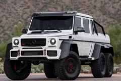 Mercedes-Benz G63 AMG 6 × 6 độ Brabus được bán với giá hơn 1 triệu USD