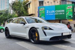 Nhân viên của Porsche tố rằng cụm pin trên xe điện Taycan có vấn đề