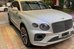 Thiếu gia Phan Thành chi hơn 17 tỷ đồng để tậu xe sang Bentley Bentayga V8 2021