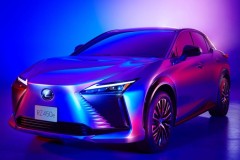 Lexus lại nhá hàng "câu view" mẫu SUV điện Lexus RZ 450e hoàn toàn mới