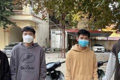 Bốc đầu xe máy, nhóm thanh niên bị xử phạt hơn 9,5 triệu đồng