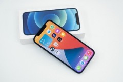 Có 18 Triệu nên lựa chọn iPhone 12 hay Galaxy S22 cho dịp đầu năm 2022
