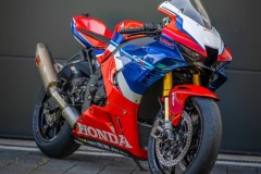 Honda CBR1000RR-R độ phong cách xe đua đường phố