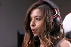 Nữ Streamer xinh đẹp Pokimane tiết lộ kiểu tóc mới