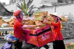 J&T Express Việt Nam hỗ trợ các làng nghề địa phương mở rộng phạm vi hoạt động