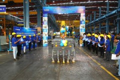 XCMG Machinery vươn tầm thế giới: Chiếc máy xúc thứ 2.000 được sản xuất tại Ấn Độ đã chính thức xuất xưởng