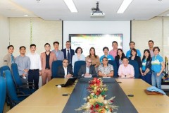 Để cải thiện chất lượng cuộc sống của người dân, SUEZ đã ký hợp đồng với Maynilad trong một dự án xử lý nước thải với mục tiêu làm sạch Vịnh Manila