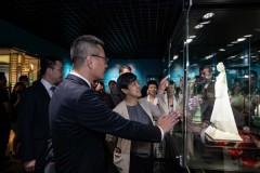Xinhua Silk Road: Buổi triển lãm đồ sứ trắng ở Macao giới thiệu đến mọi người vẻ đẹp "Blanc de Chine" đến từ huyện Đức Hóa
