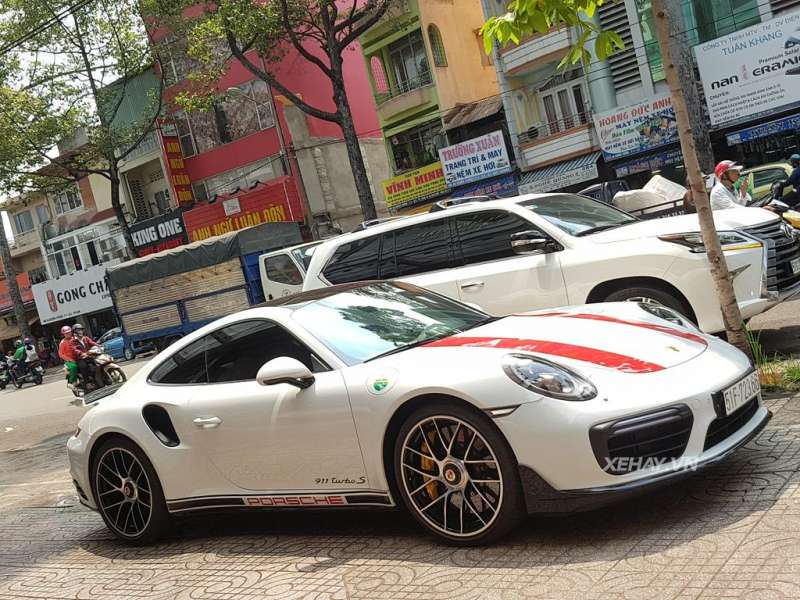 Bắt gặp siêu xe thể thao Porsche 911 Turbo S giá 14 5 trên phố Sài Gòn