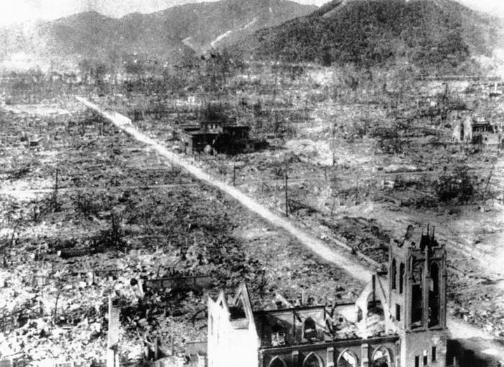 Cảnh hoang tàn của Hiroshima và Nagasaki sau thảm họa bom nguyên tử khi