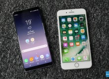 So sánh nhanh Galaxy Note 8 và iPhone 7 Plus: Kẻ tám lạng người nửa cân