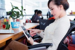 Gái văn phòng quyến rũ cùng tuyệt phẩm của SamSung