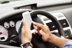 Soạn tin nhắn bằng giọng nói khi lái xe – mối nguy hiểm không thể lường trước