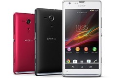 Sony bán smartphone Xperia SP không kèm sạc