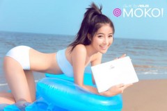 Nắng vàng biển xanh và hot girl