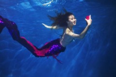 Nàng tiên cá tuyệt đẹp bên Sony