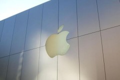 Apple cung cấp nhiều ứng dụng miễn phí qua các ứng dụng chạy iOS