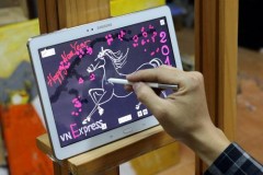 Tự vẽ thiệp chúc mừng năm mới từ máy tính bảng