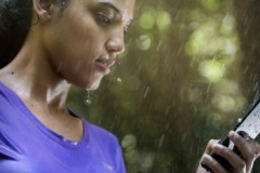 Sony không lo lắng khi Galaxy S5 của Samsung chống thấm nước