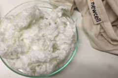 C&#244;ng nghệ "h&#244; biến" quần jeans cũ th&#224;nh v&#225;y mới